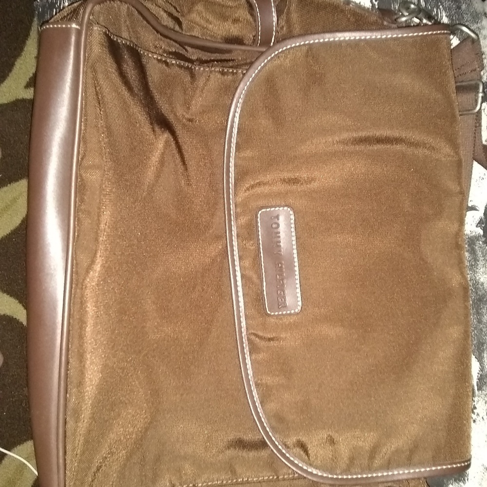 Tommy Hilfiger messenger bag